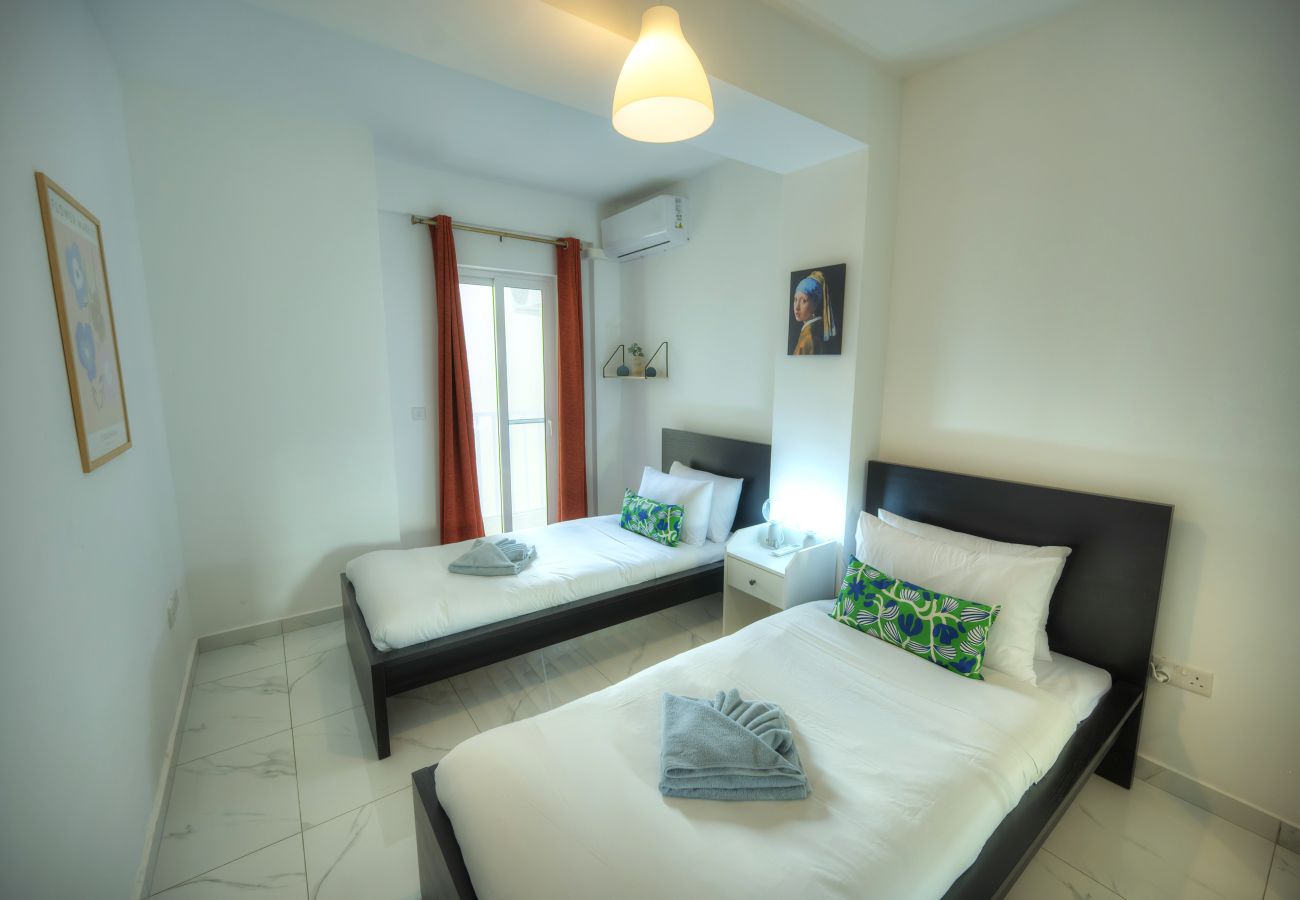 Apartment in Gzira - Seafront 2 bedroom with balcony & jacuzzi GOGZR-6