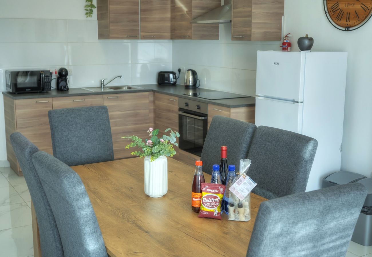 Apartment in Gzira - Seafront 2 bedroom with balcony & jacuzzi GOGZR-6