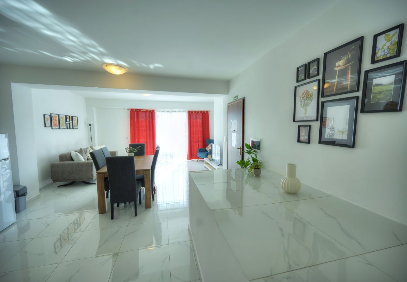 Apartment in Gzira - Seafront 2 bedroom with balcony & jacuzzi GOGZR-6