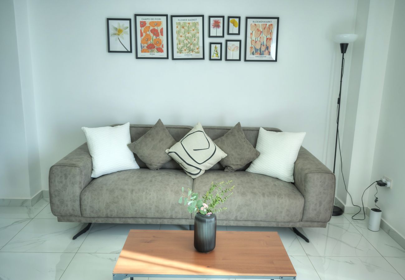 Apartment in Gzira - Seafront 2 bedroom with balcony & jacuzzi GOGZR-6
