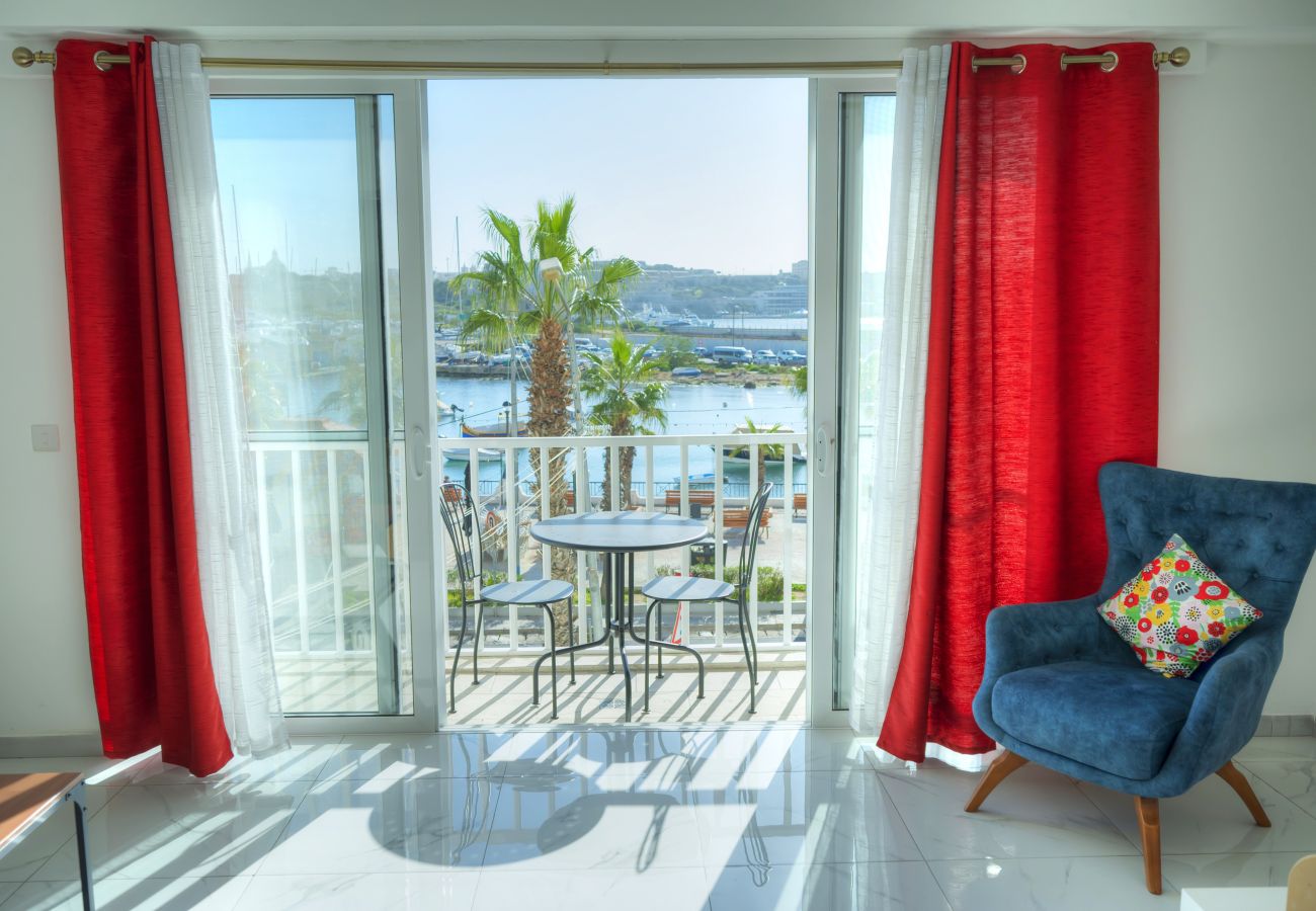 Apartment in Gzira - Seafront 2 bedroom with balcony & jacuzzi GOGZR-6