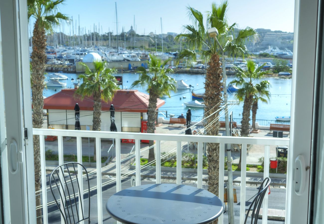 Apartment in Gzira - Seafront 2 bedroom with balcony & jacuzzi GOGZR-6