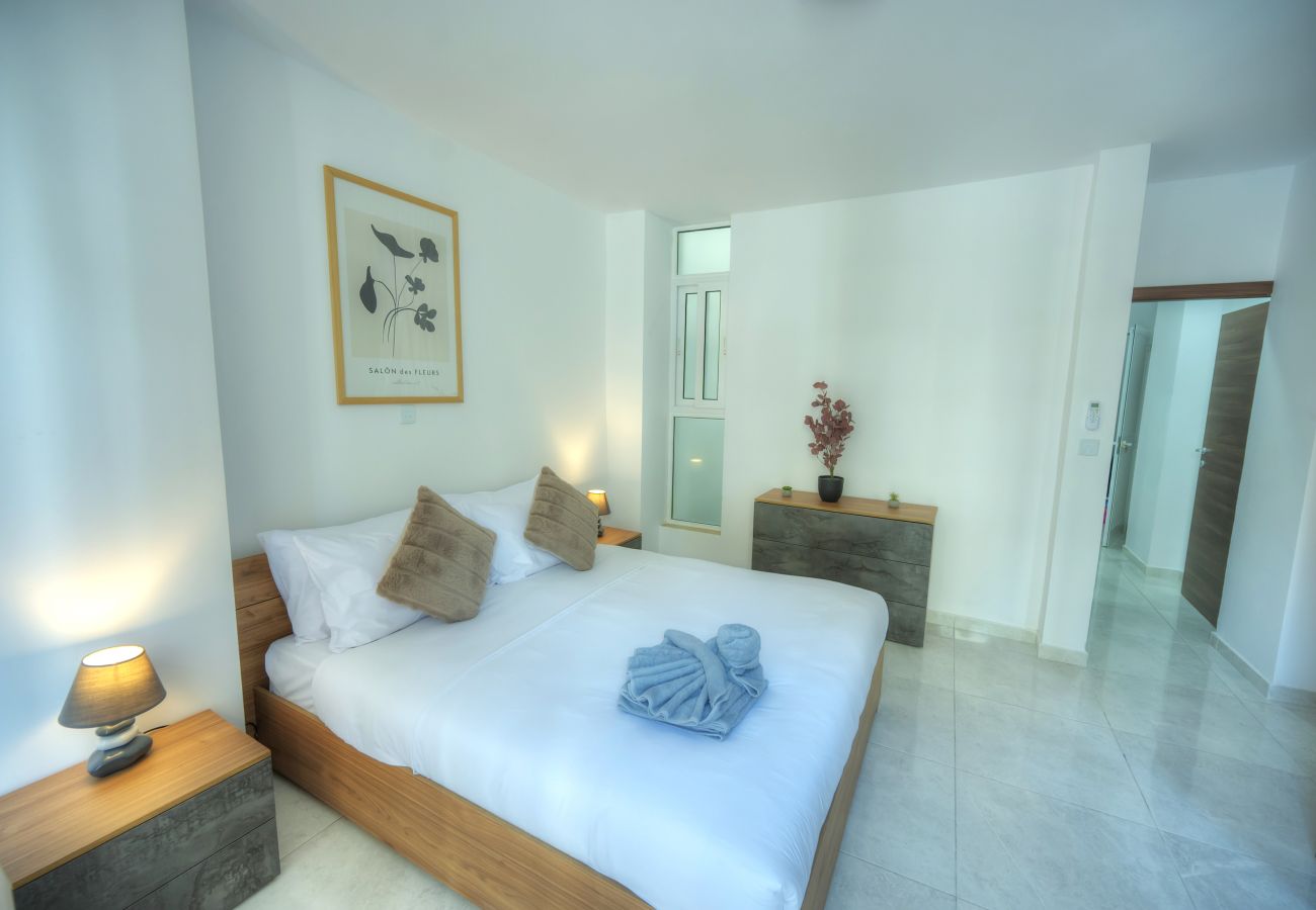 Apartment in Sliema - Duplex 2 bedroom apartment with terrace EDAG1-1