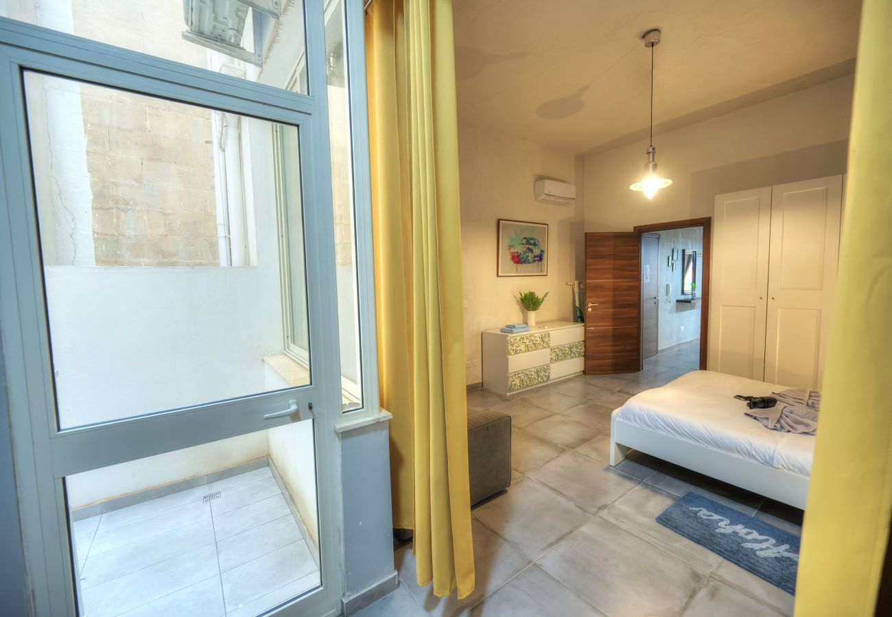 Apartment in Gzira - Stylish & cosy apartment near seafront LGAL1-1