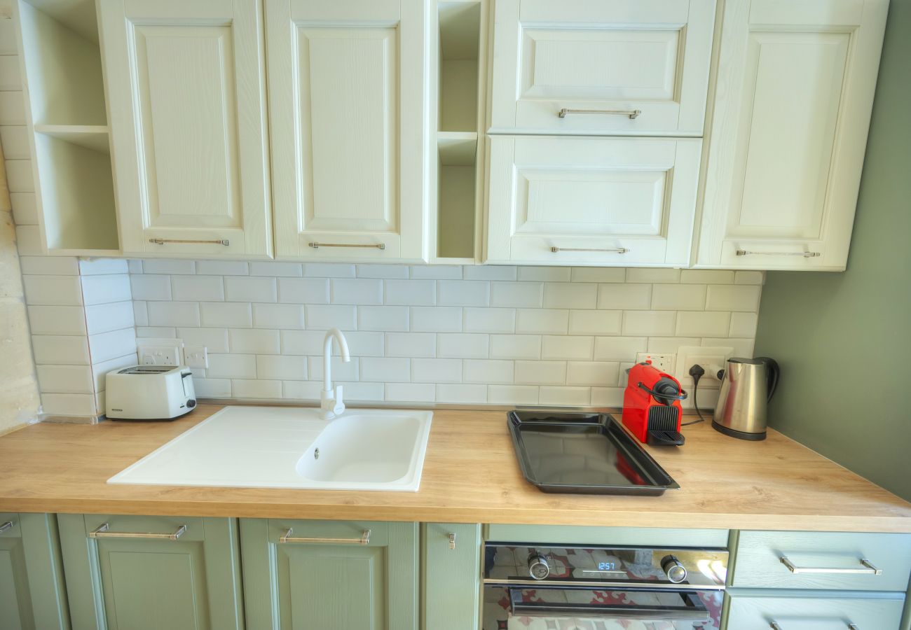 Terraced House in L-Isla - Traditional townhouse with roof terrace RTHE1-1