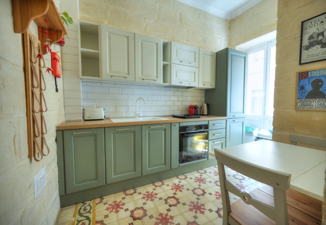 Terraced House in L-Isla - Traditional townhouse with roof terrace RTHE1-1