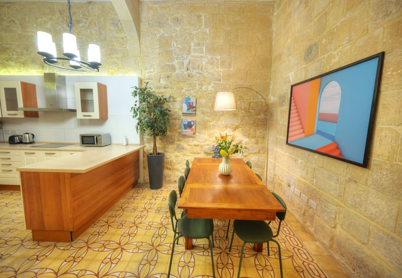 Terraced House in Valletta - Magestic palazzo, jacuzzi on roof terrace GOVAL-3