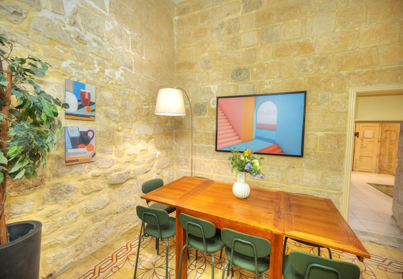 Terraced House in Valletta - Magestic palazzo, jacuzzi on roof terrace GOVAL-3
