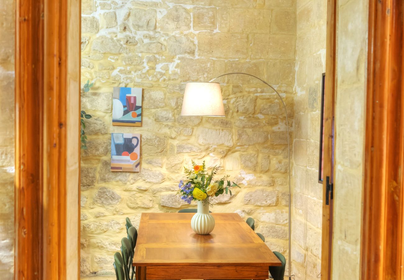 Terraced House in Valletta - Magestic palazzo, jacuzzi on roof terrace GOVAL-3
