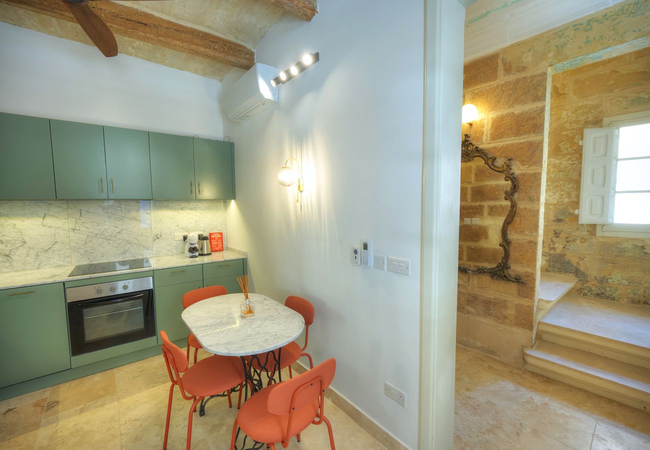 House in Birgu - Sumptuous townhouse with roof terrace AGAL1-1