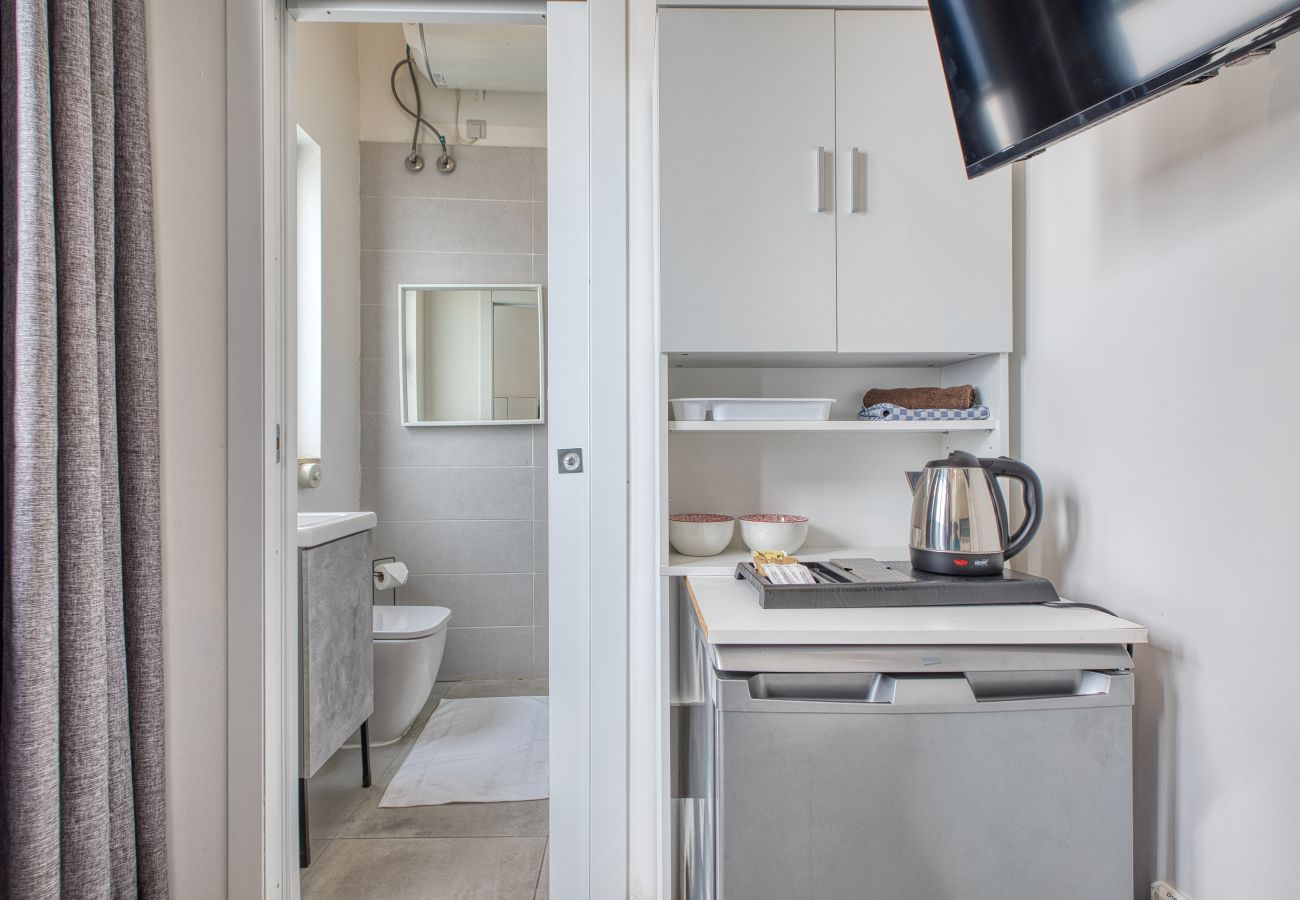 Studio in Cospicua - Charming double studio, shared sun terrace GOBLU-1 