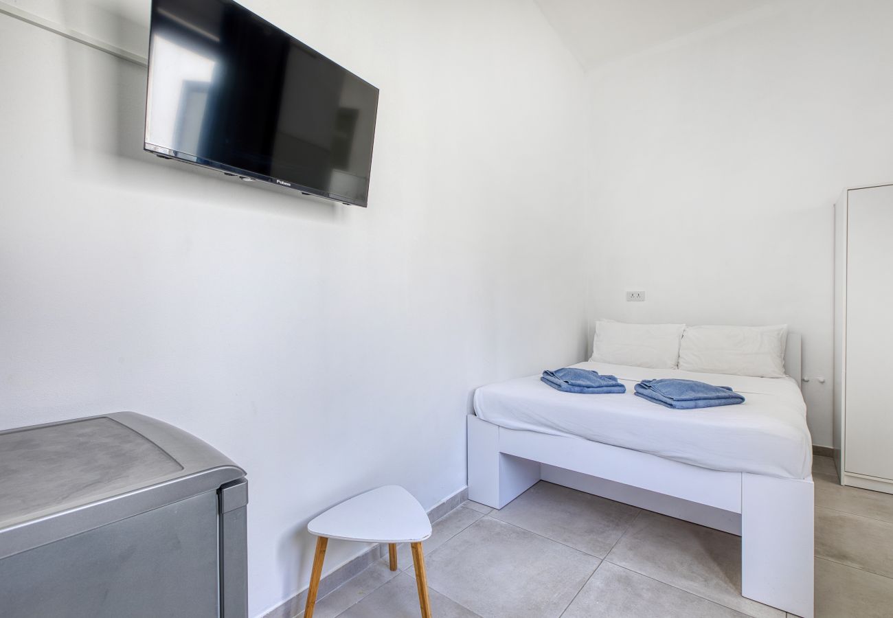 Studio in Cospicua - Cosy double studio, shared roof terrace GOBLU-4
