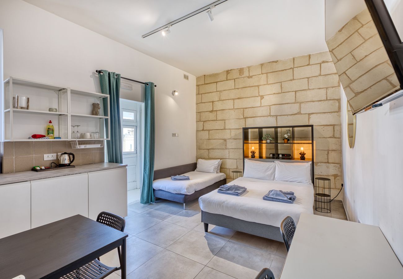 Studio in Cospicua - Bright studio, kitchenette, roof terrace GOBLU-3