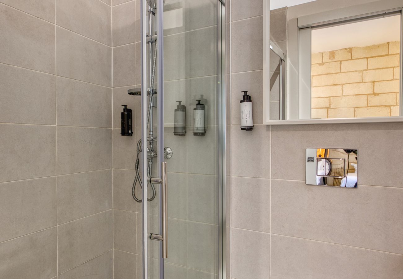 Studio in Cospicua - Bright studio, kitchenette, roof terrace GOBLU-3