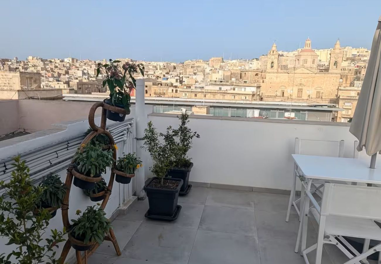 Studio in Cospicua - Charming studio with kitchenette & balcony GOBLU-6