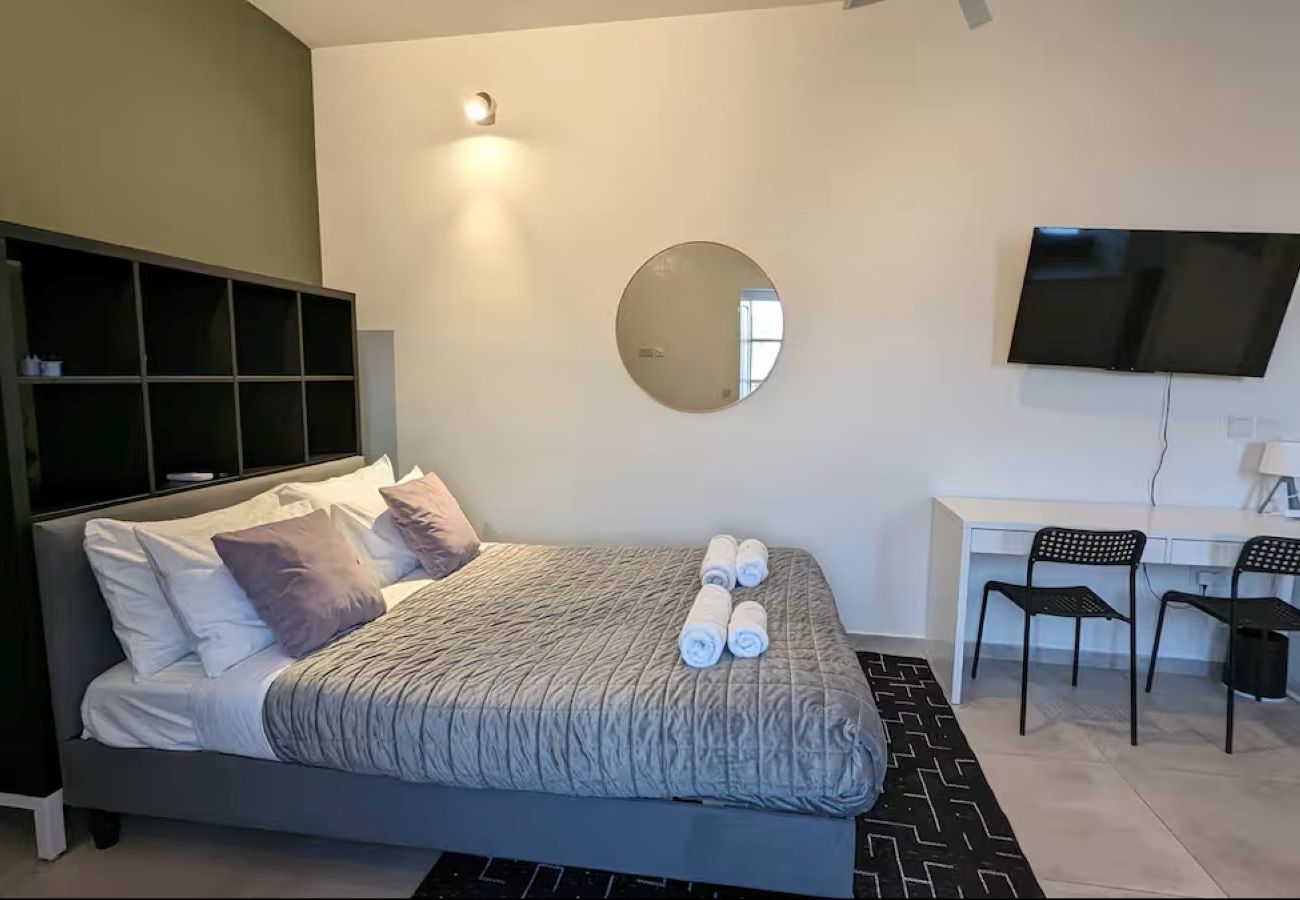 Studio in Cospicua - Charming studio with kitchenette & balcony GOBLU-6