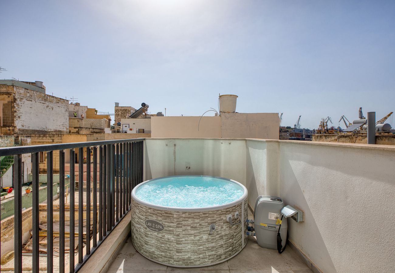 Studio in Cospicua - Charming studio with kitchenette & balcony GOBLU-6