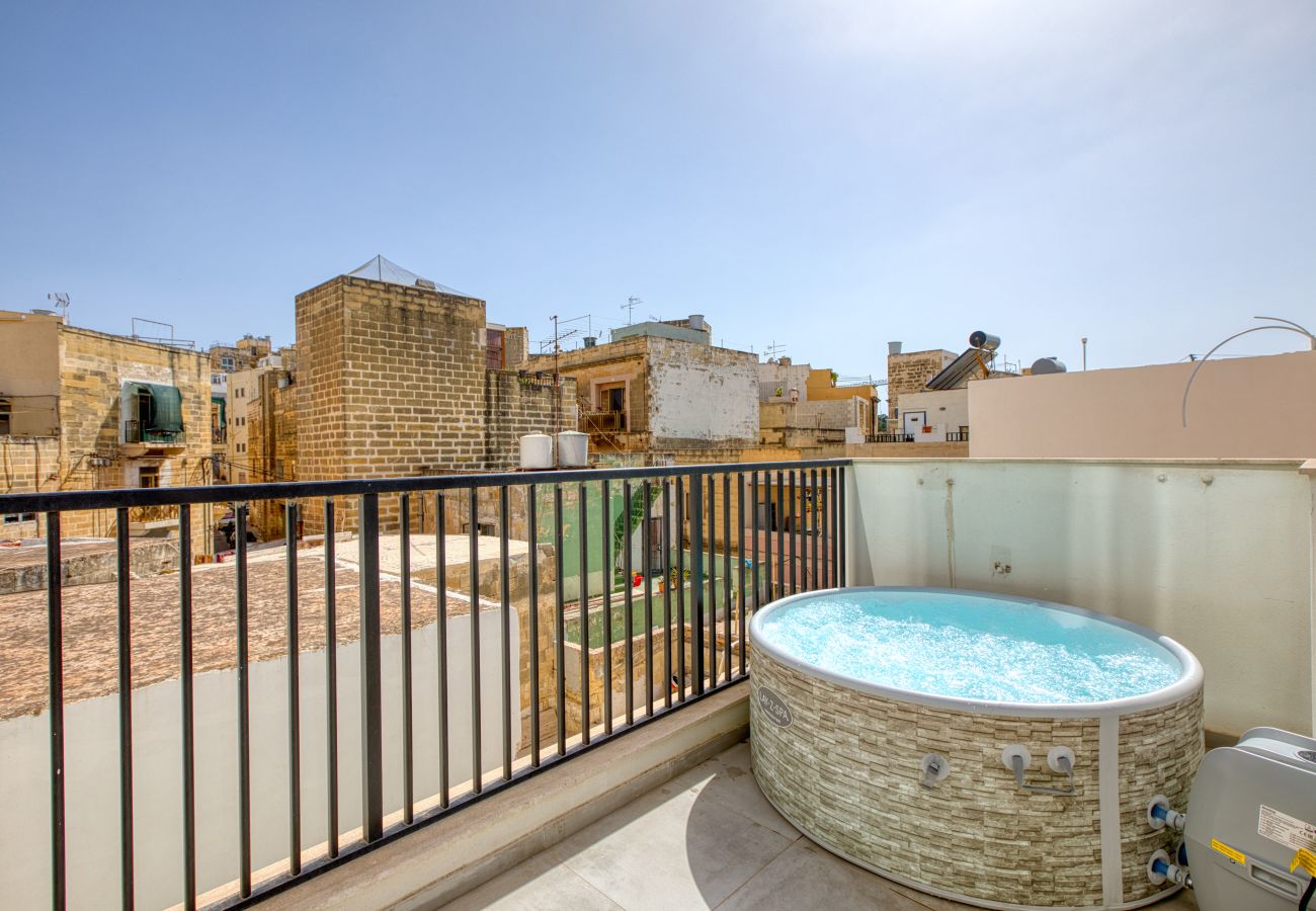 Studio in Cospicua - Charming studio with kitchenette & balcony GOBLU-6