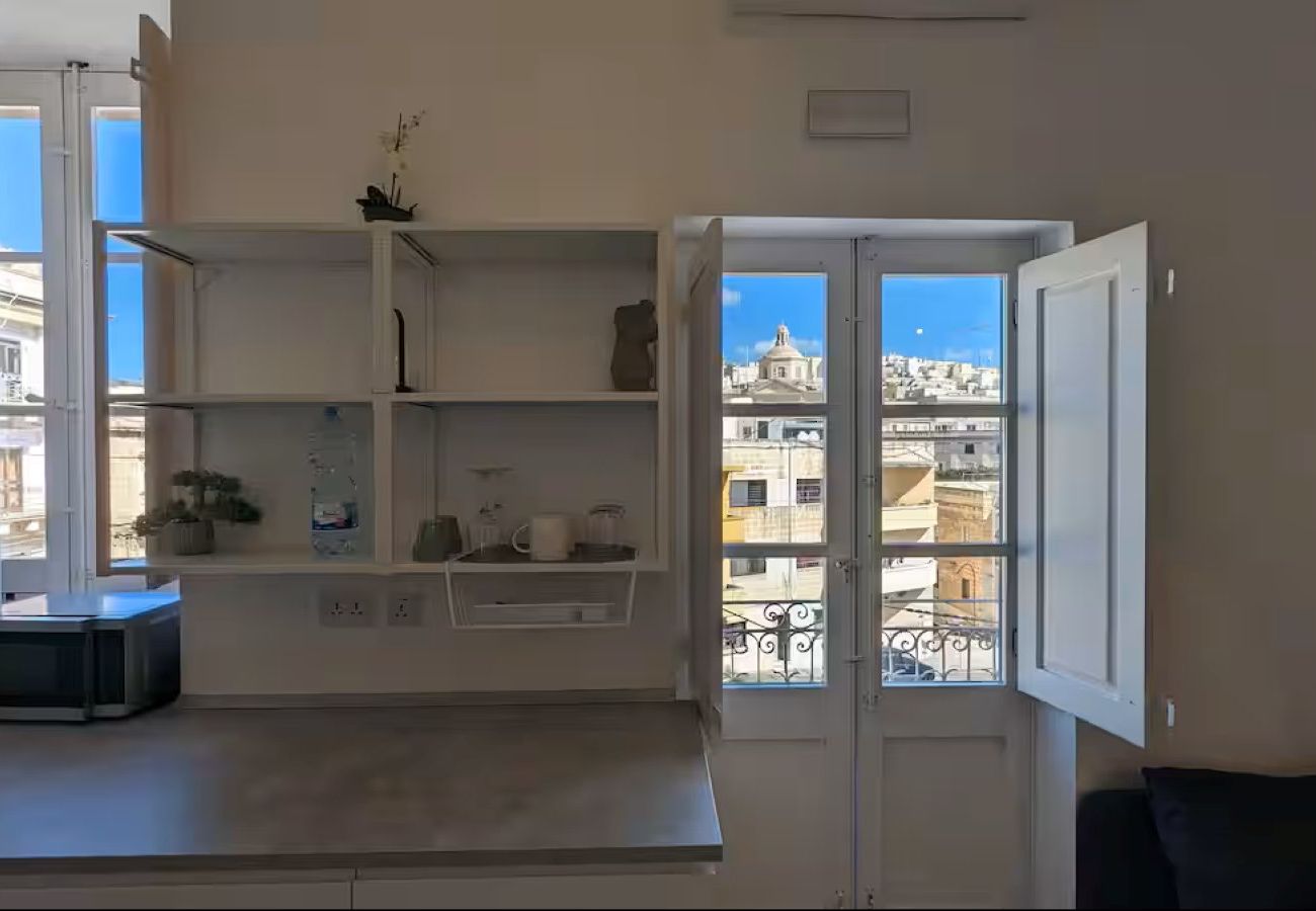 Studio in Cospicua - Stylish studio, balcony, roof terrace GOBLU-5