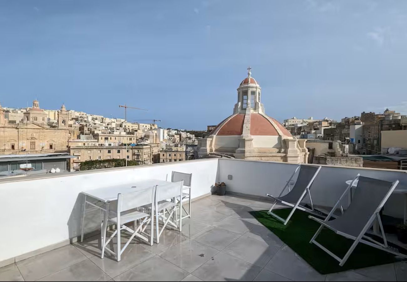 Studio in Cospicua - Stylish studio, balcony, roof terrace GOBLU-5