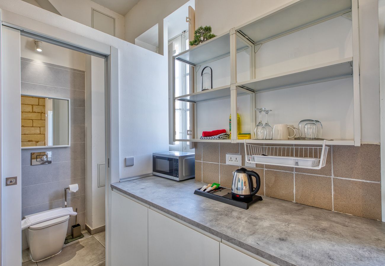 Studio in Cospicua - Stylish studio, balcony, roof terrace GOBLU-5