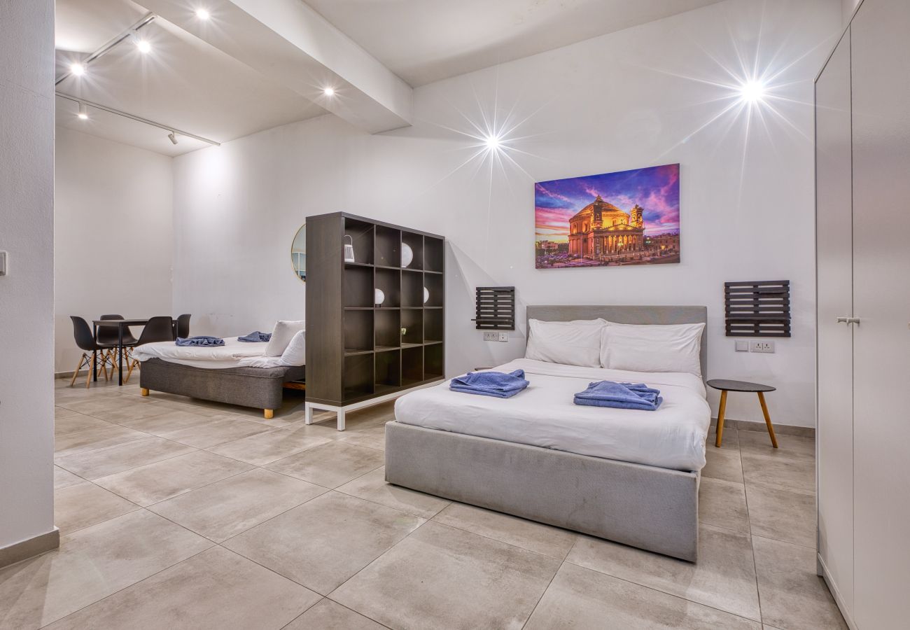 Studio in Cospicua - Spacious, modern studio with kitchenette GOBLU-2