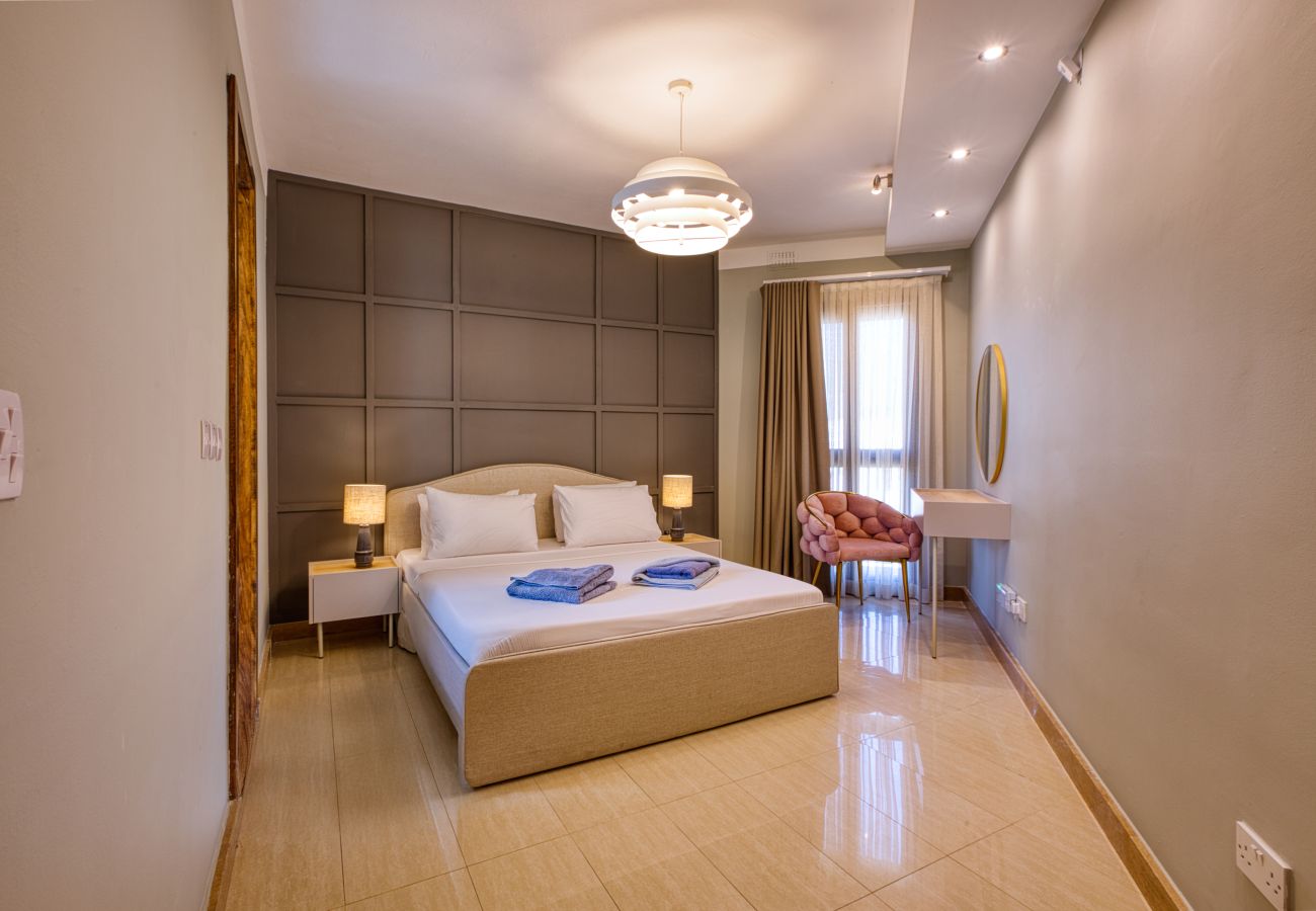 House in Gzira - 3bedroom house with jacuzzi and roof terrace VFRA1-1