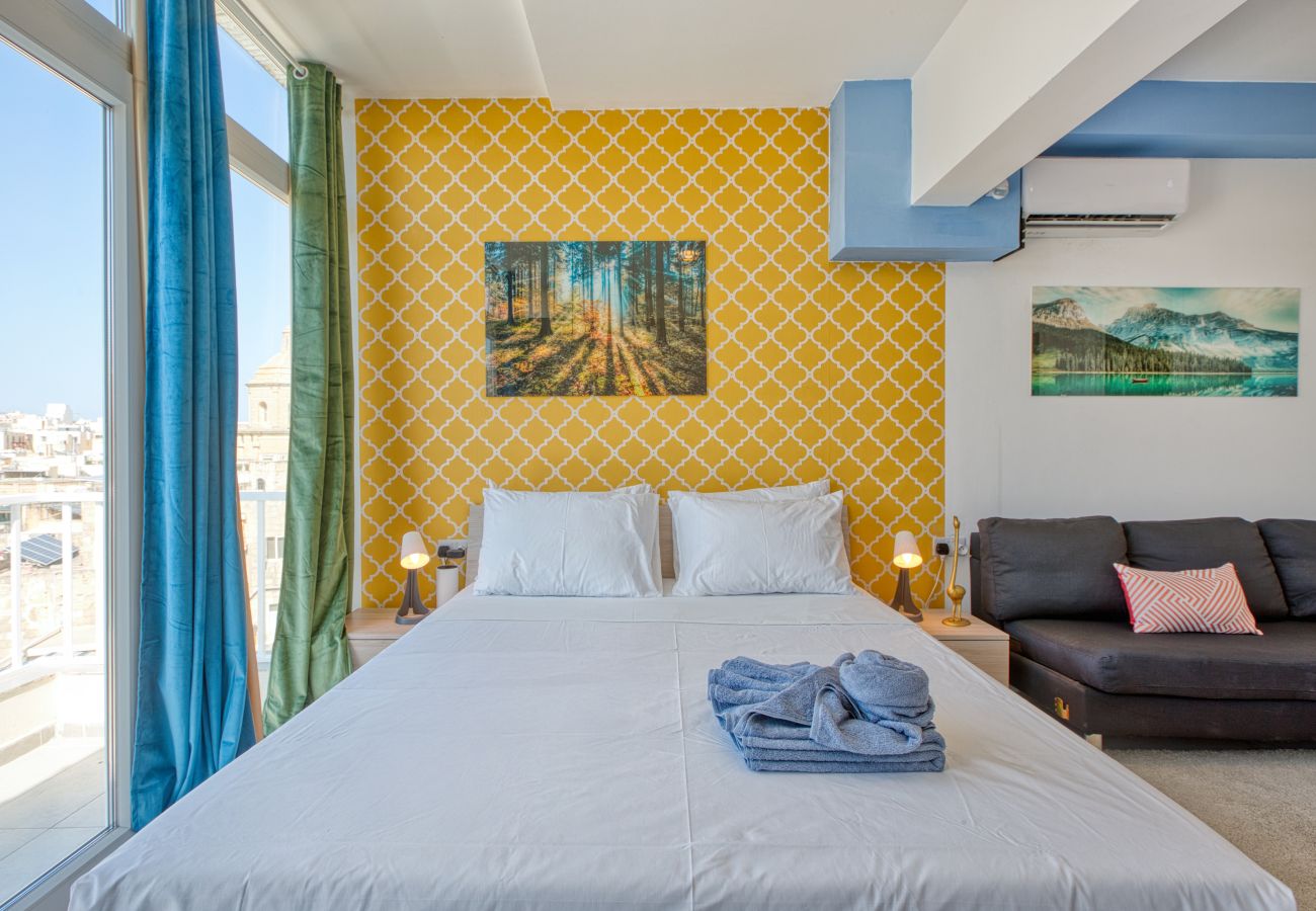 Apartment in Msida - Modern 3 bedroom with Jacuzzi and terrace MCAR1-1