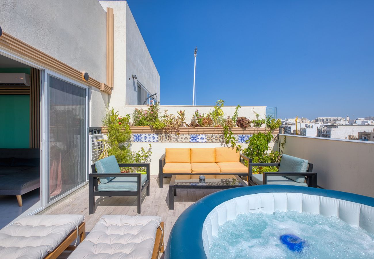 Apartment in Msida - Charming 3bedroom with jacuzzi and terrace MCAR1-2