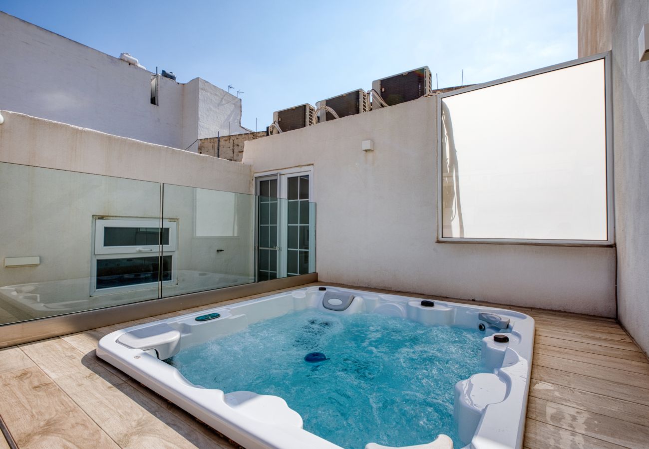 House in Sliema - Impressive 3 bedrooms, sun terrace, jacuzzi AMRA1-1
