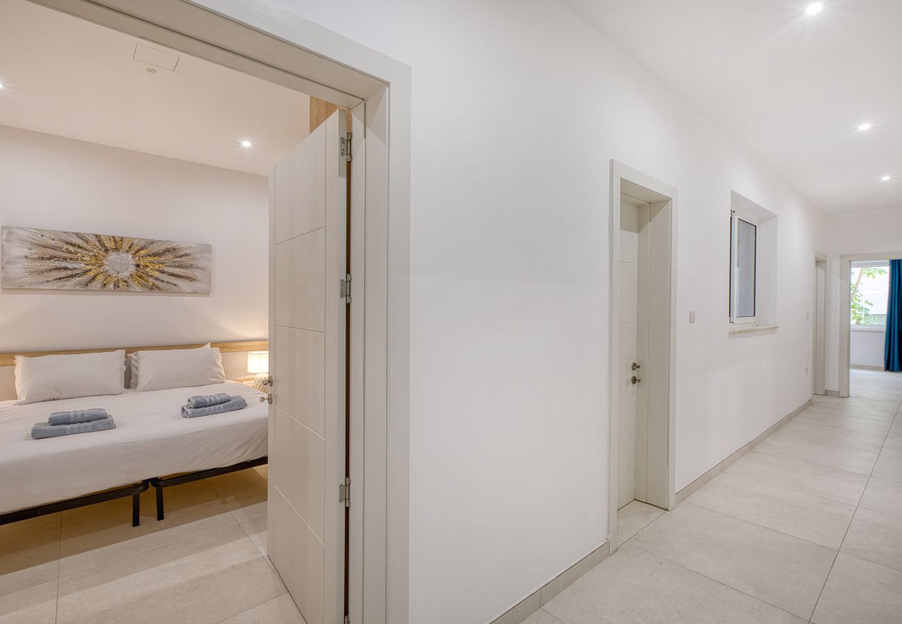 Apartment in Sliema - Spacious & Cozy 4-Bedroom in Sliema JELL1-2