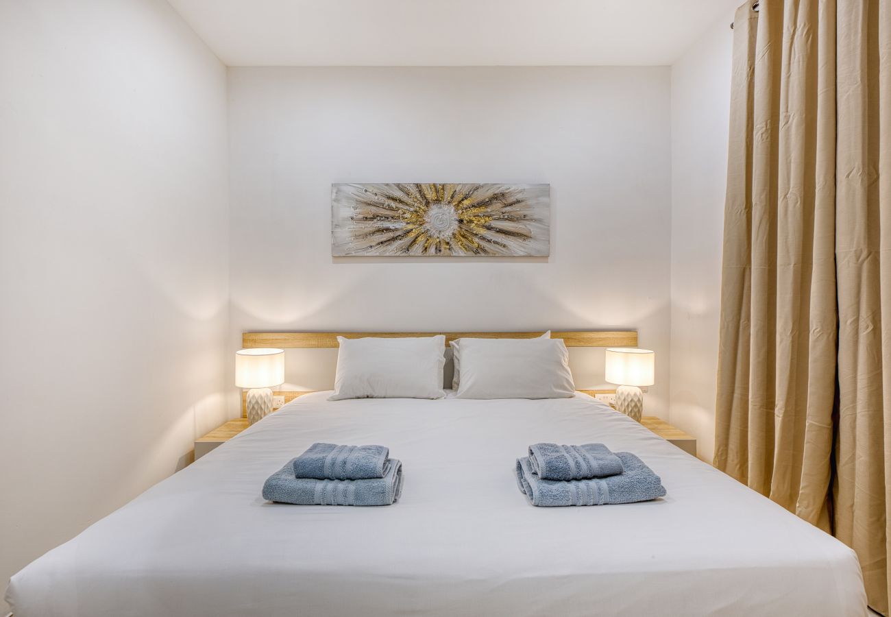 Apartment in Sliema - Spacious & Cozy 4-Bedroom in Sliema JELL1-2