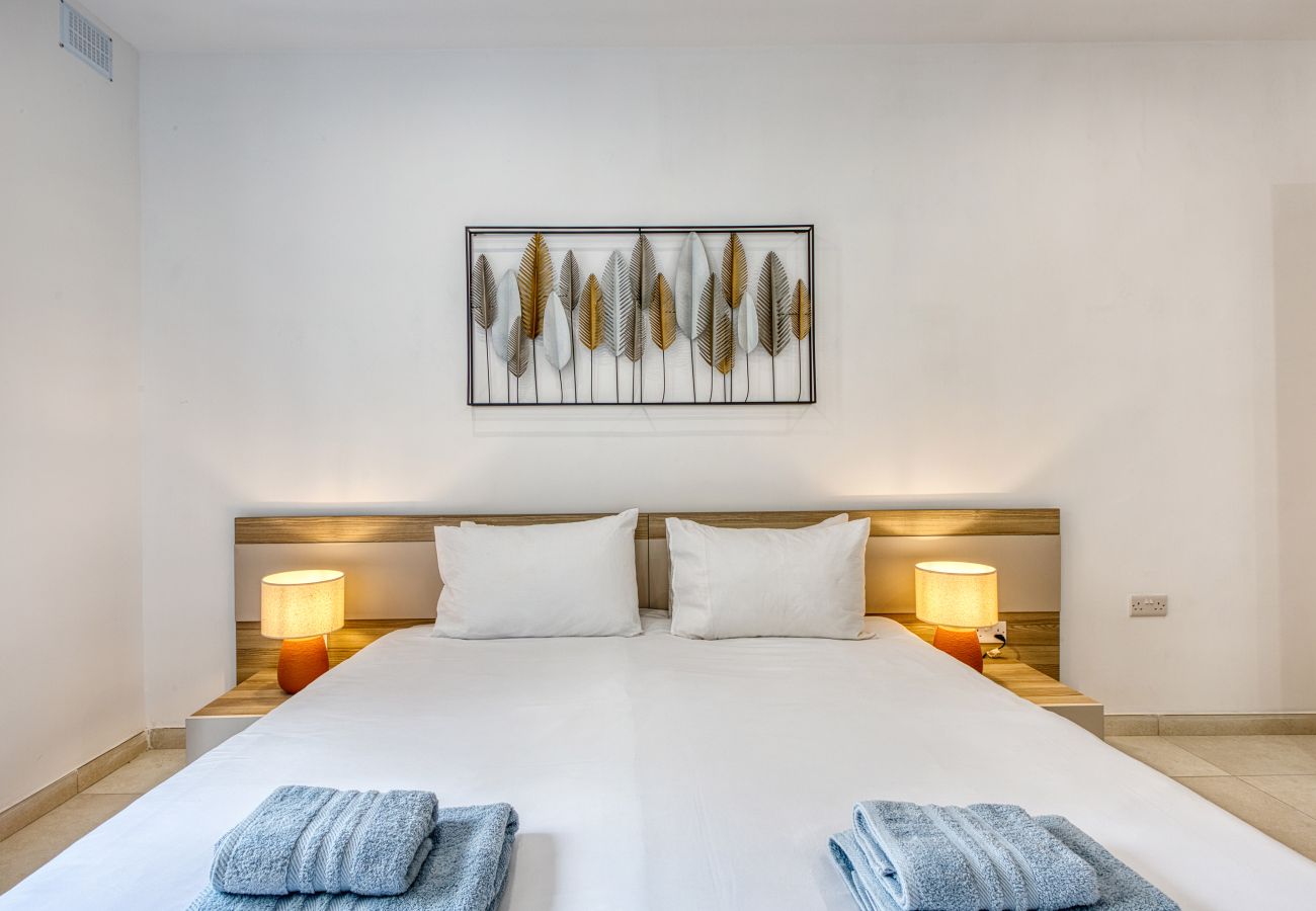 Apartment in Sliema - Spacious & Cozy 4-Bedroom in Sliema JELL1-2