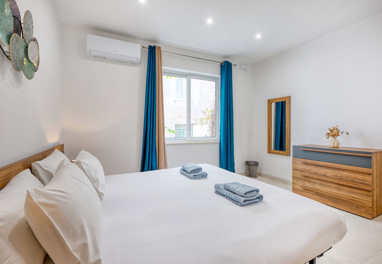 Apartment in Sliema - Spacious & Cozy 4-Bedroom in Sliema JELL1-2