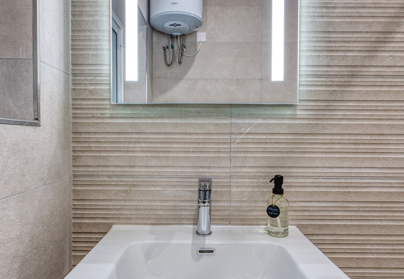 Apartment in Sliema - Spacious & Cozy 4-Bedroom in Sliema JELL1-2
