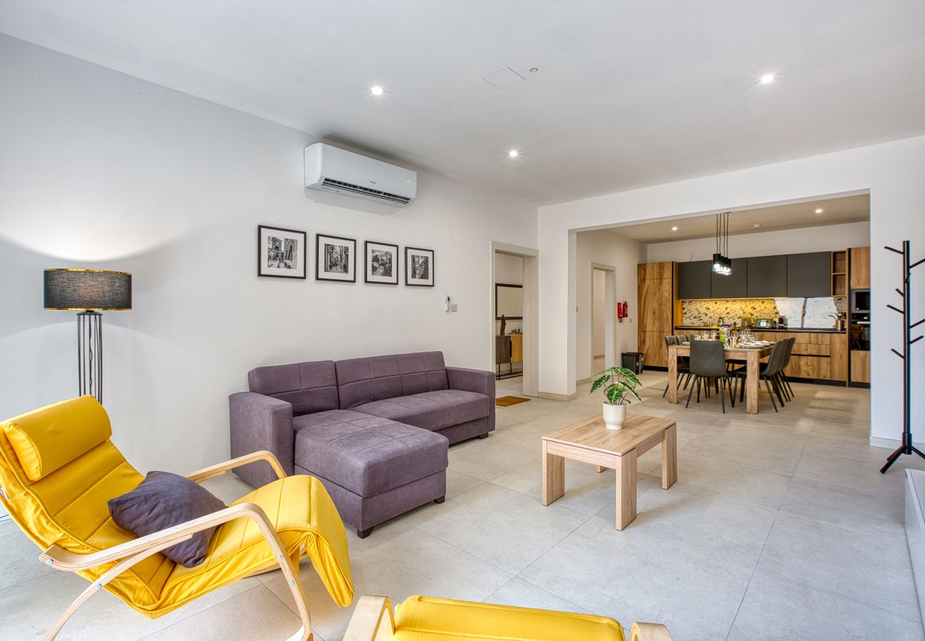 Apartment in Sliema - Spacious & Cozy 4-Bedroom in Sliema JELL1-2