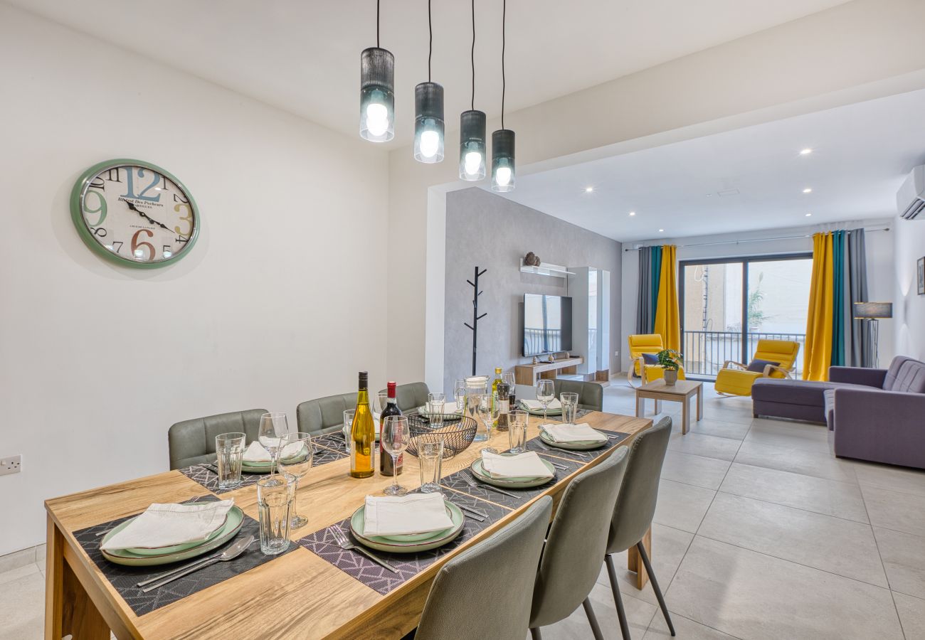 Apartment in Sliema - Spacious & Cozy 4-Bedroom in Sliema JELL1-2