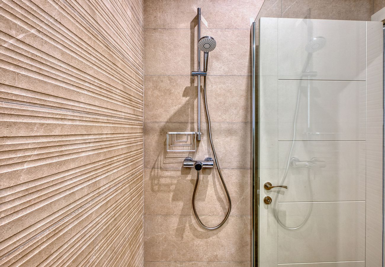 Apartment in Sliema - Spacious & Cozy 4-Bedroom in Sliema JELL1-2
