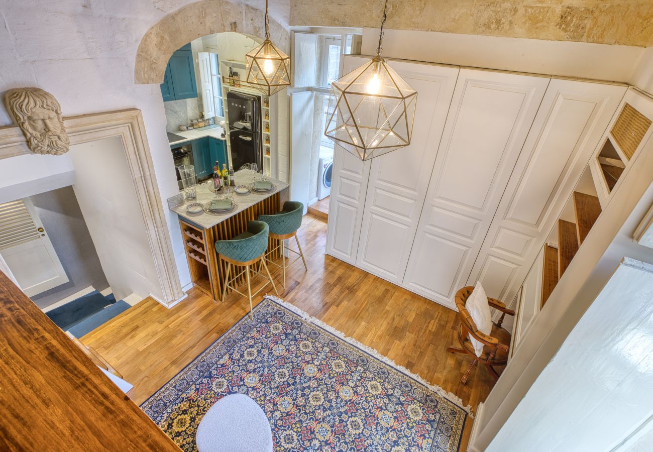 Apartment in Valletta - Luxury studio with Maltese balcony LDEM2-1