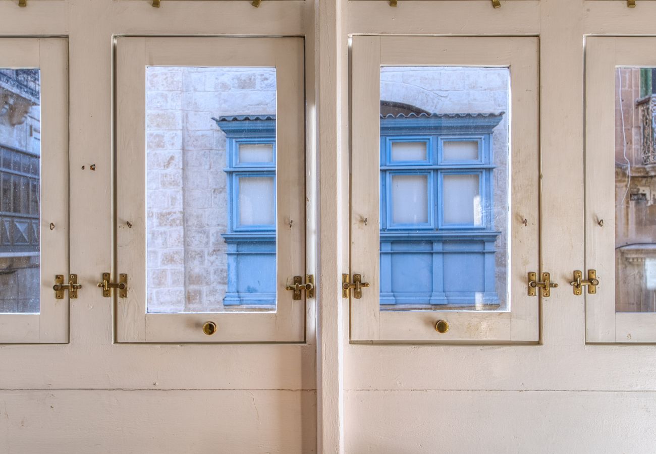 Apartment in Valletta - Luxury studio with Maltese balcony LDEM2-1
