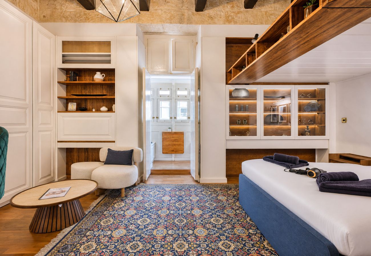 Apartment in Valletta - Luxury studio with Maltese balcony LDEM2-1