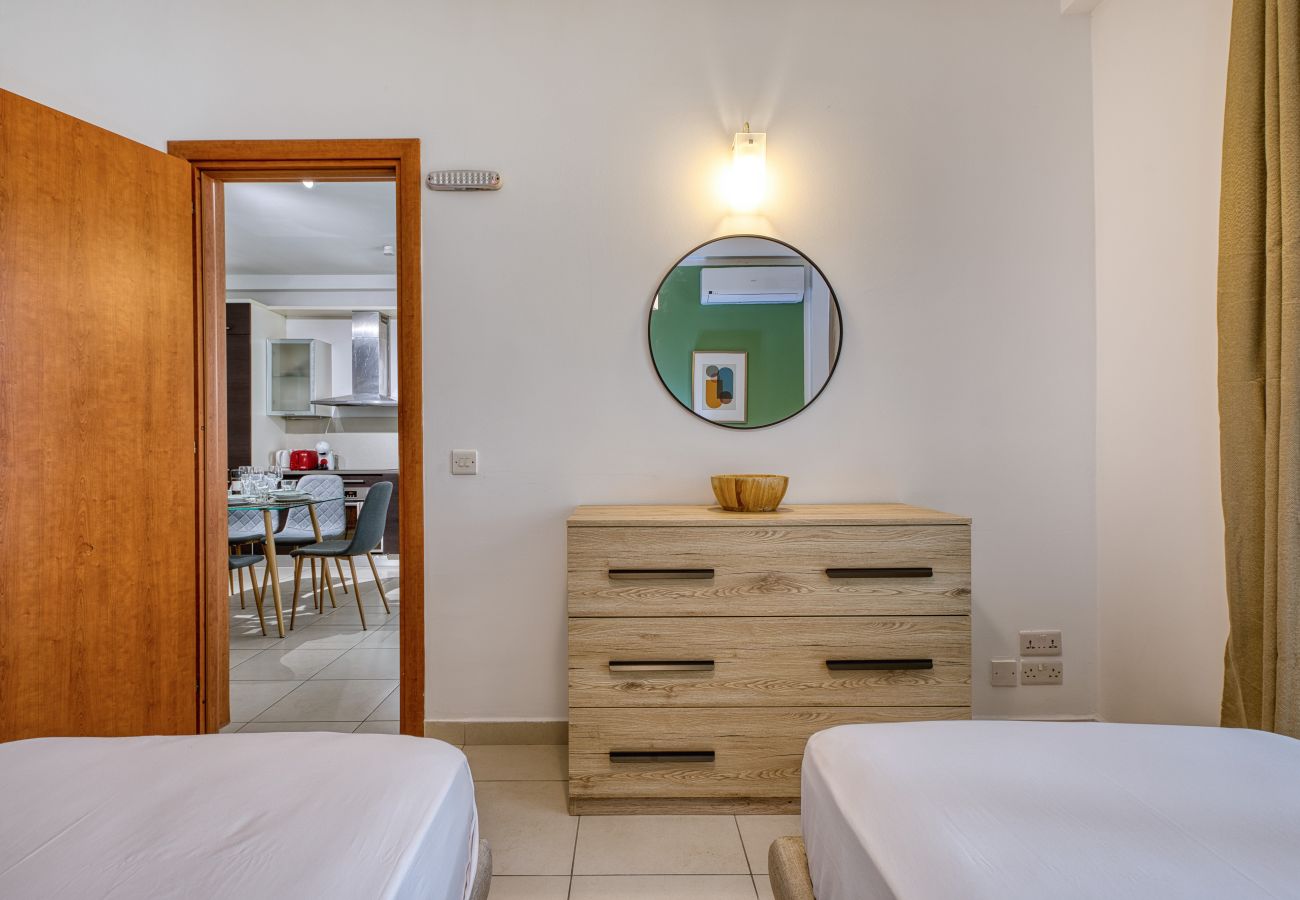 Apartment in St Julian's - Spacious 2 bedroom apartment in Spinola Bay CGRE1-1