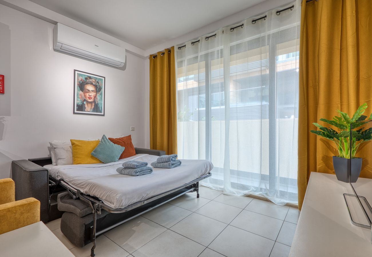 Apartment in St Julian's - Spacious 2 bedroom apartment in Spinola Bay CGRE1-1