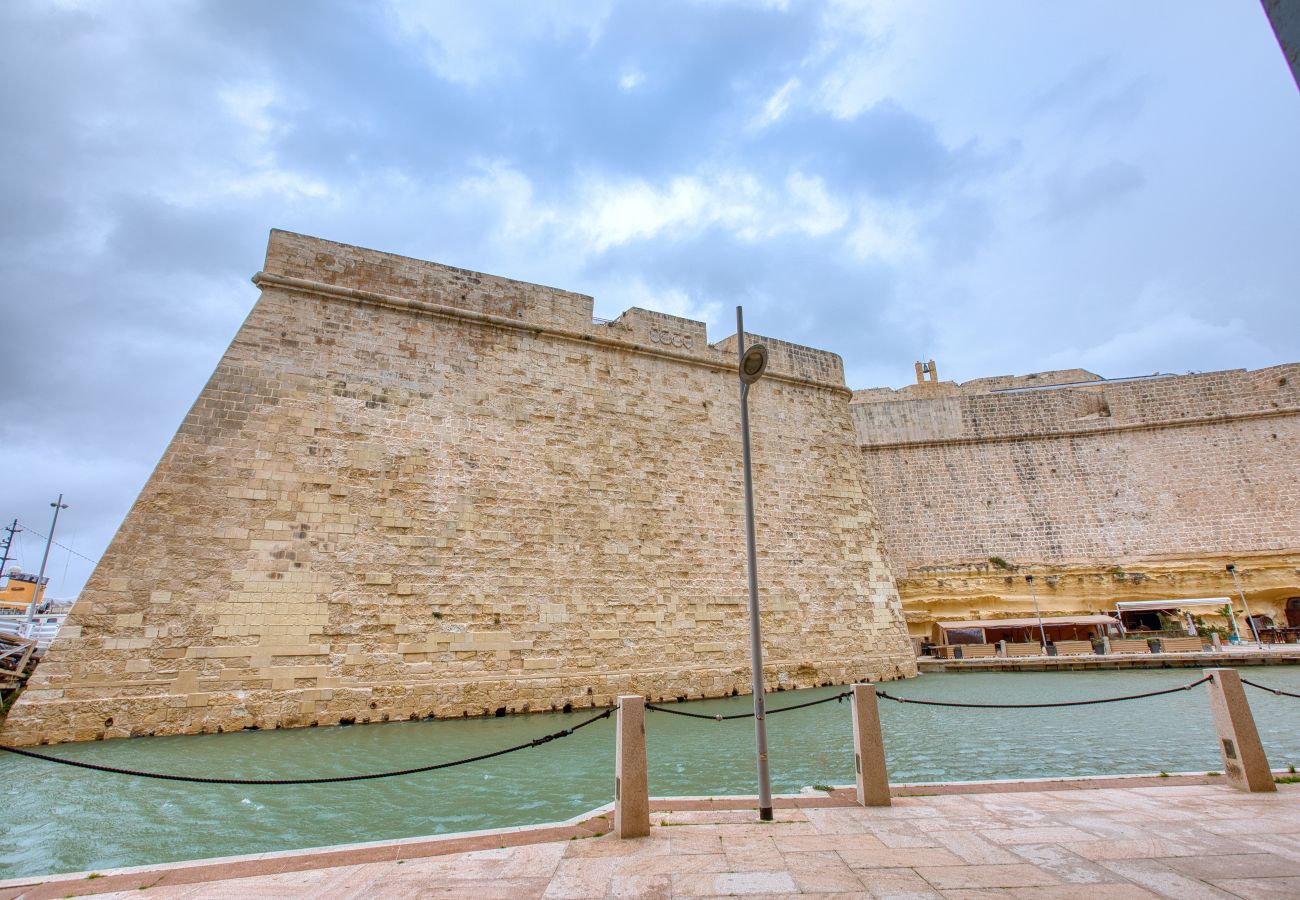 Apartment in Birgu - Spacious waterfront 1-bedroom apartment GSPI1-1