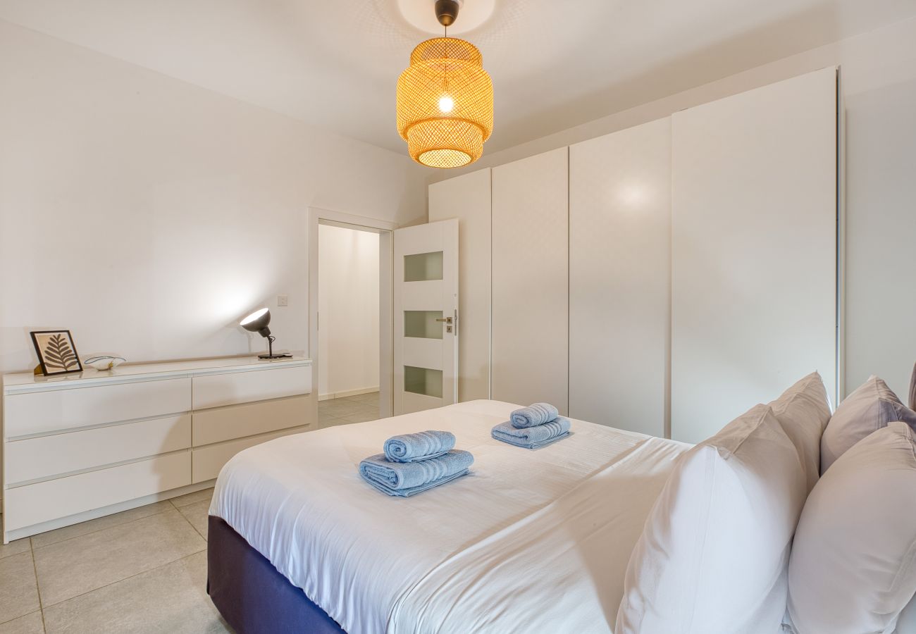 Apartment in Marsaxlokk - Bright & Cozy 3-Bedroom Apartment ACAL1-1