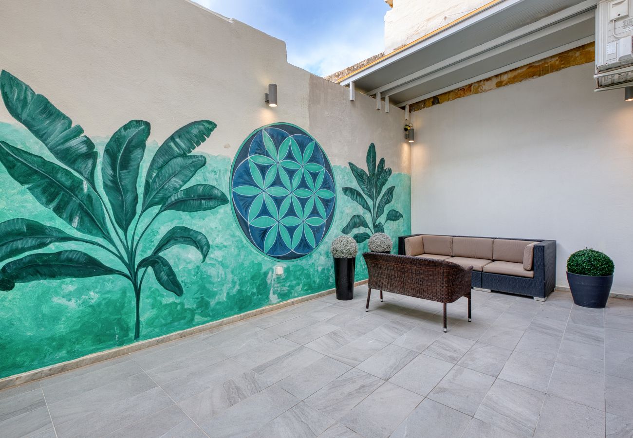 House in Valletta - Luxury 2bedroom house with large back yard RABE1-2