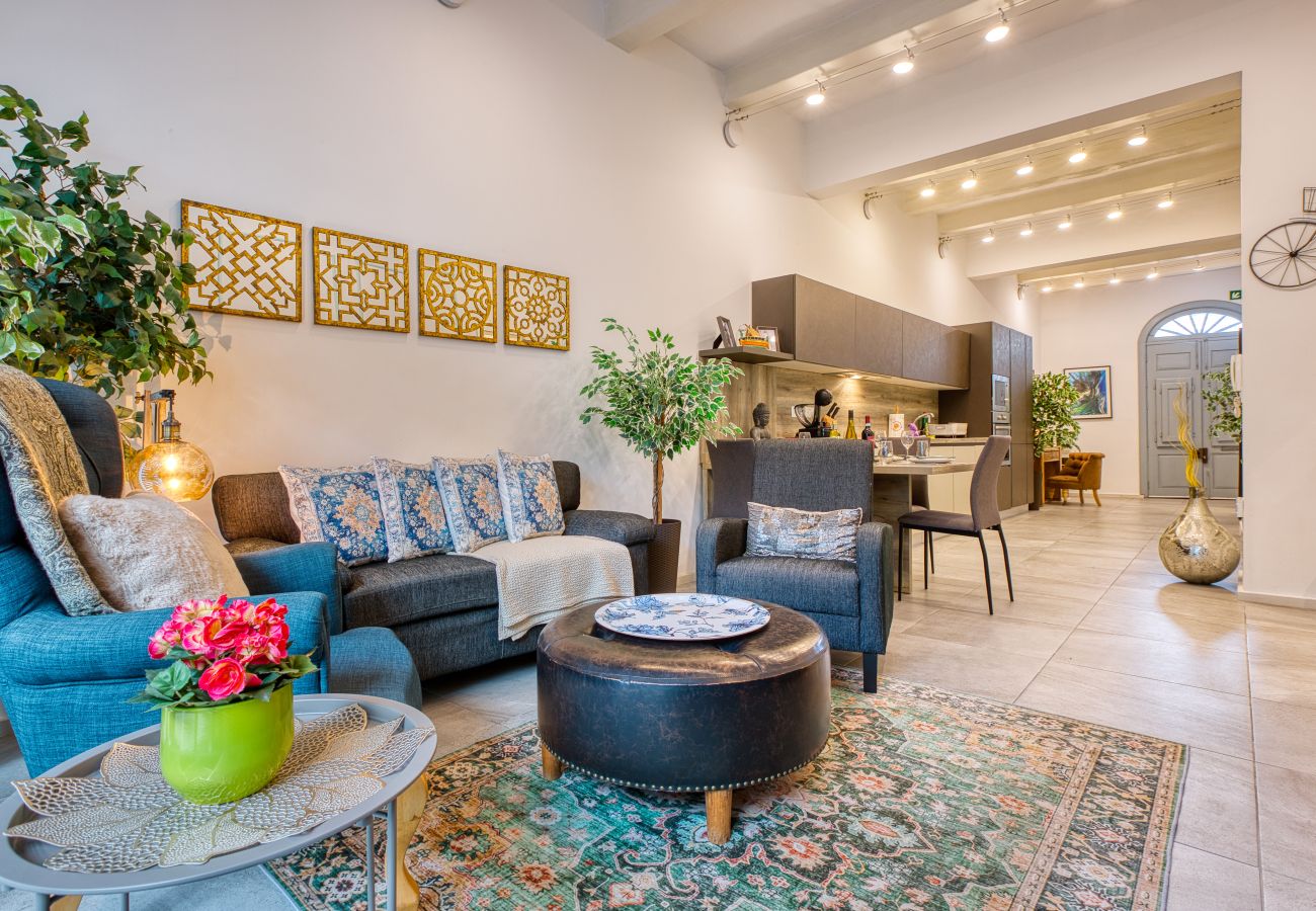 House in Valletta - Luxury 2bedroom house with large back yard RABE1-2