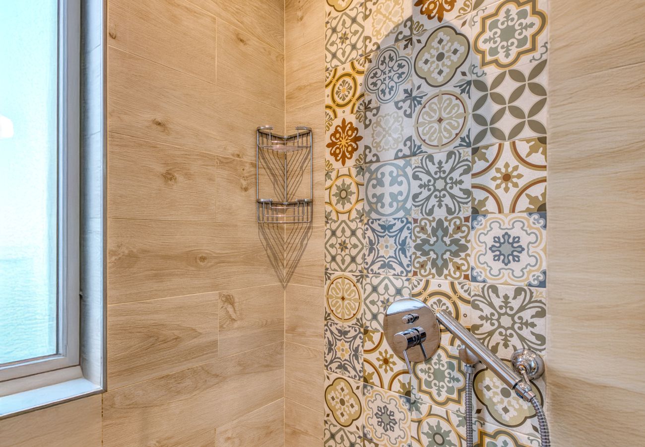 House in Valletta - Luxury 2bedroom house with large back yard RABE1-2