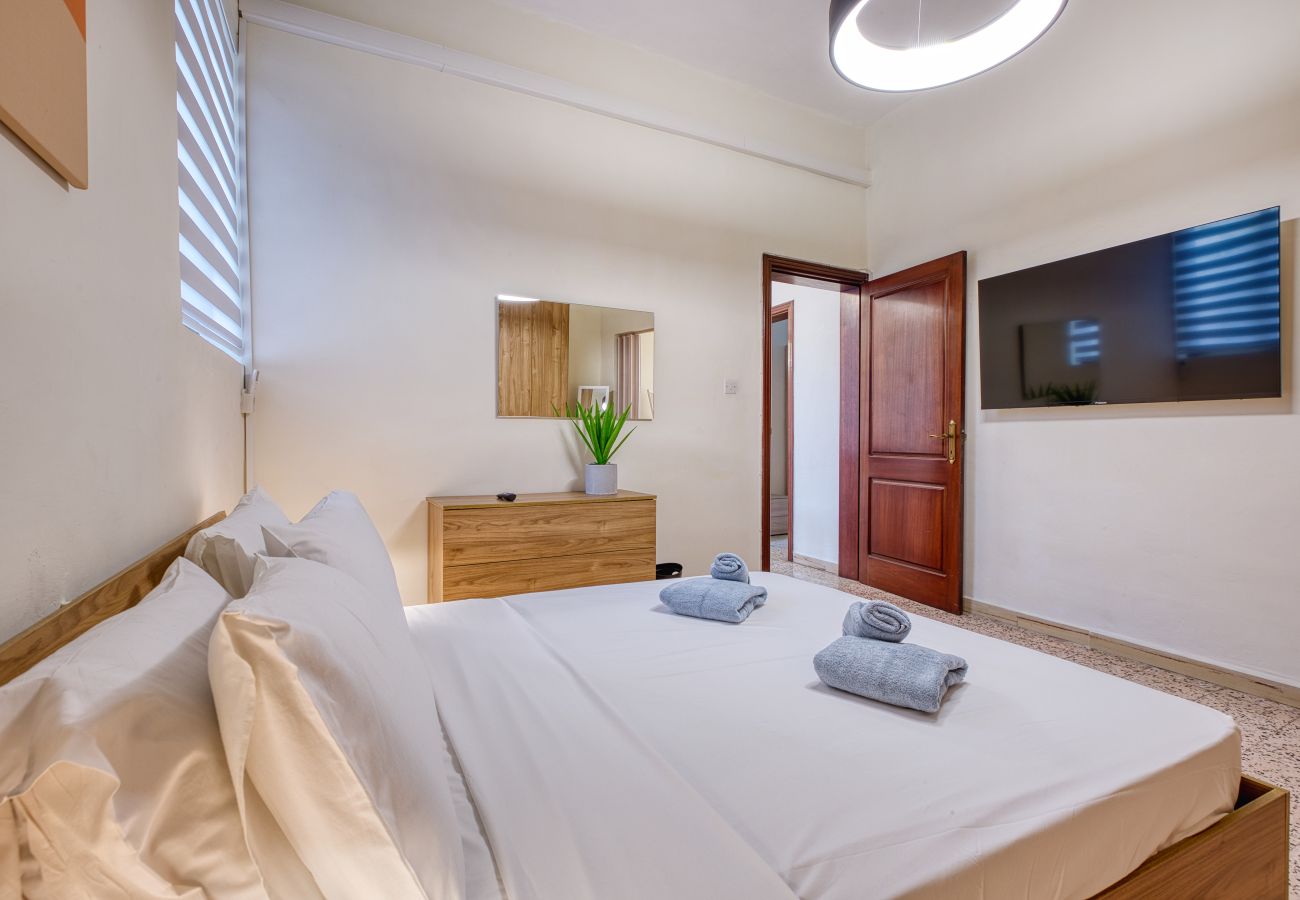 House in St Julian's - Traditional, large 3 bedroom house with Yard JBAR1-1