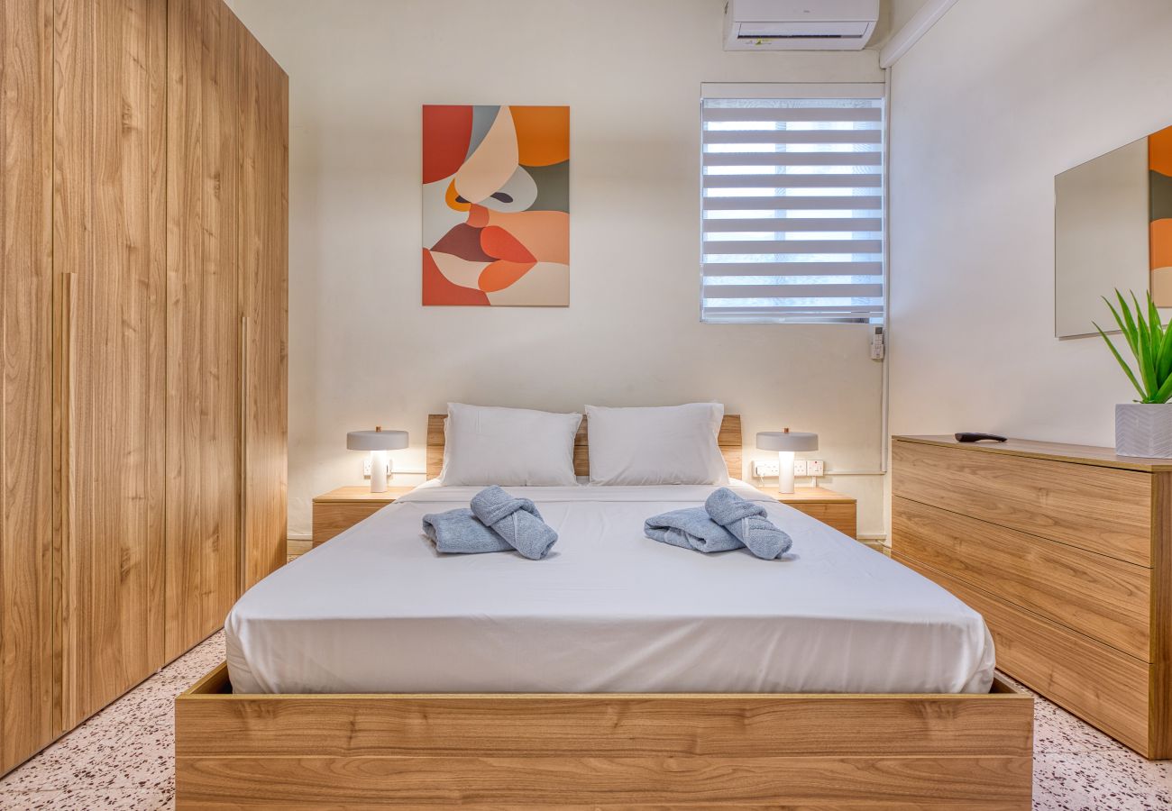 House in St Julian's - Traditional, large 3 bedroom house with Yard JBAR1-1